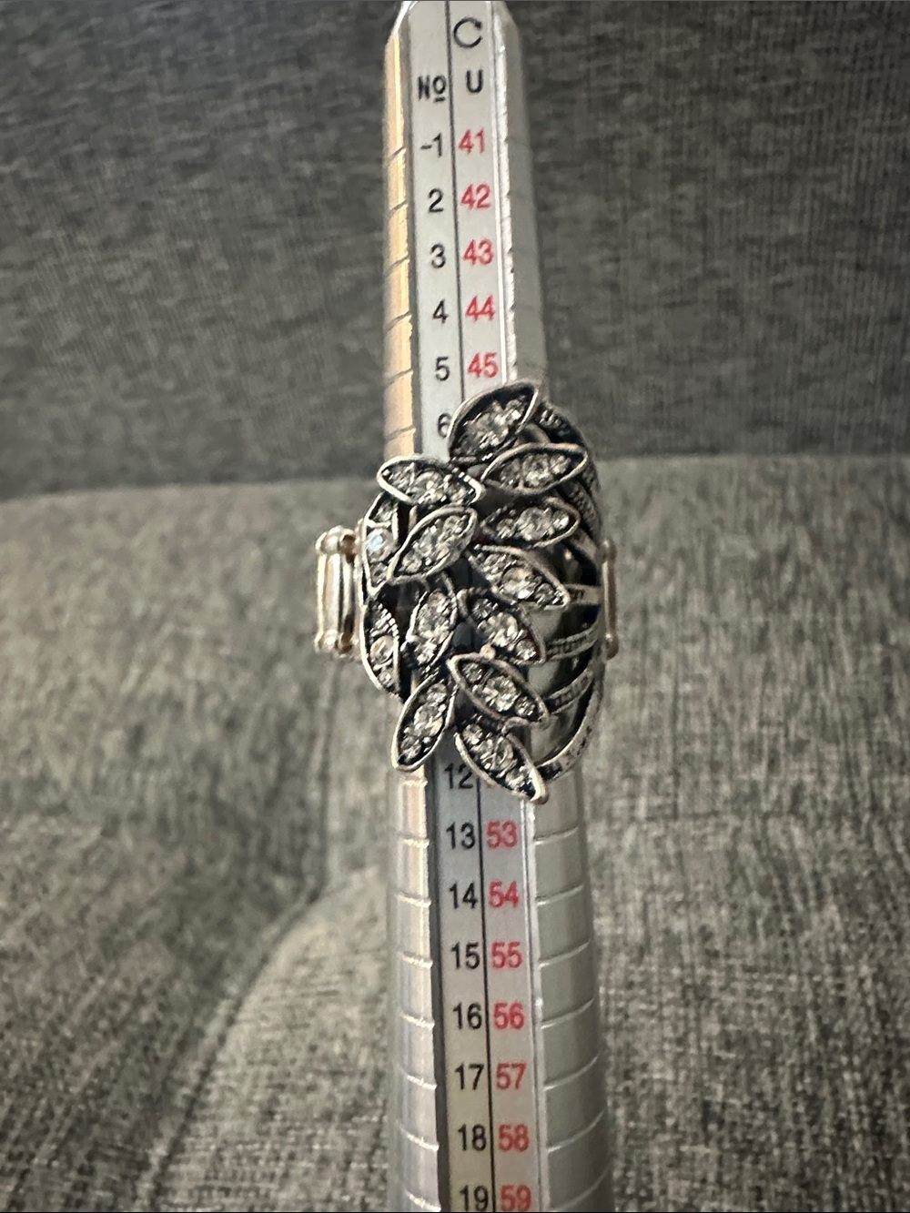paparazzi Silver Leaf Cluster Ring with Clear Stones